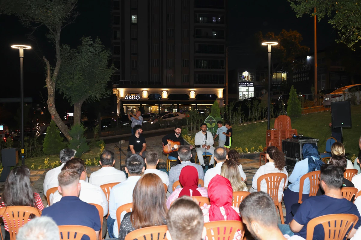 Abdal Halil Ağa Parkı&rsquo;nda Eli T&uuml;rkoğlu r&uuml;zgarı esti!