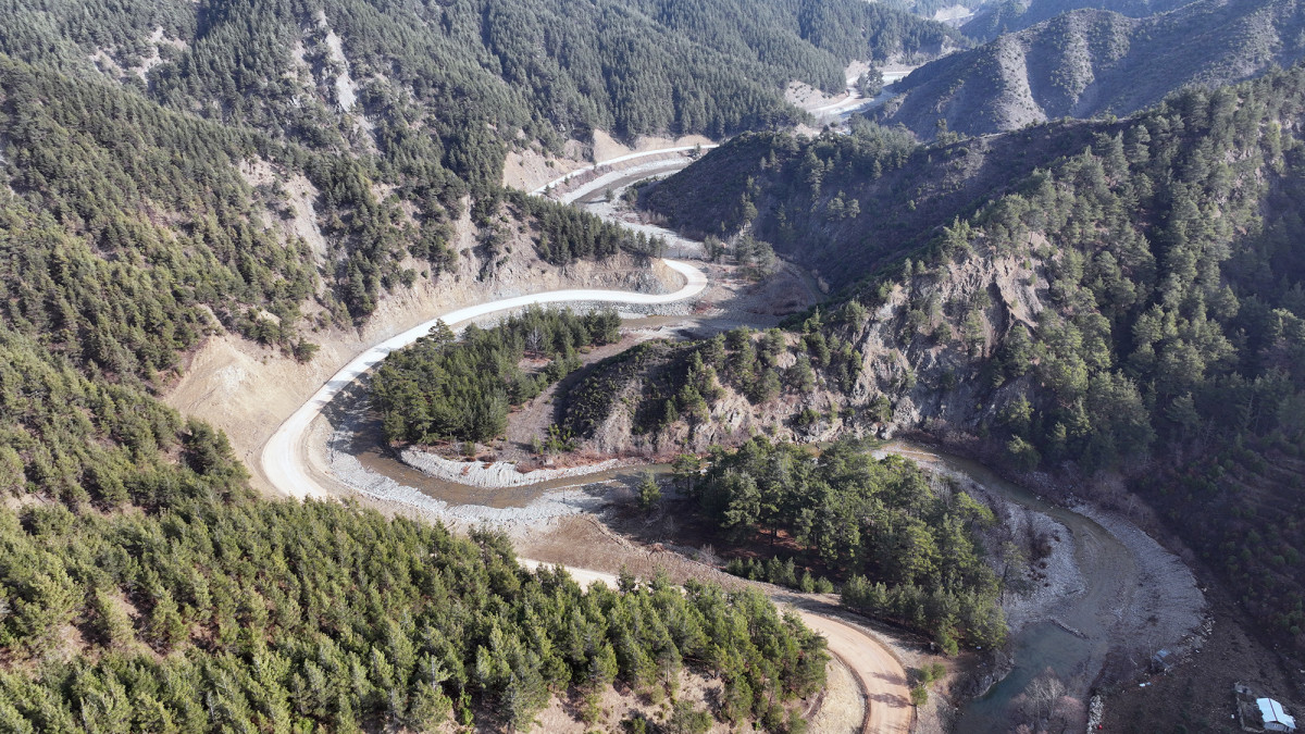 Andırın'ın Ulaşımını 20 Kilometre Kısaltacak Projede Çalışmalar Sürüyor!