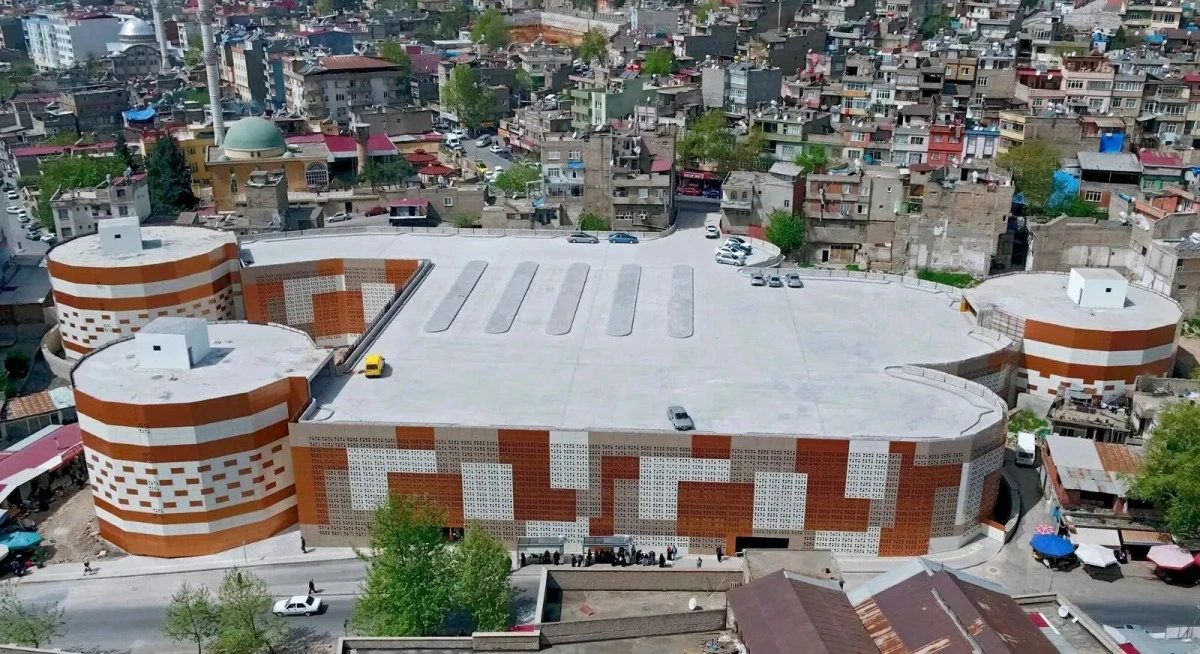 Arasa Otoparkı Yerine Ticaretin Kalbi Geliyor!