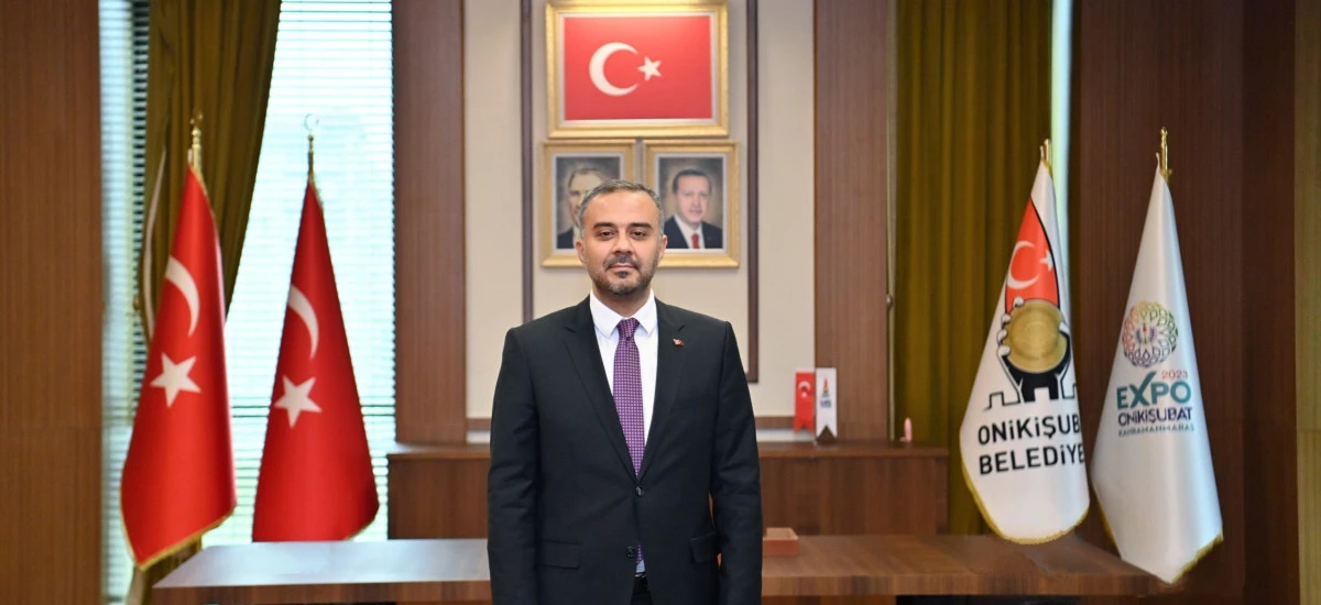 Başkan Hanifi Toptaş, 6 Şubat&rsquo;ın 3&rsquo;&uuml;nc&uuml; yıld&ouml;n&uuml;m&uuml;nde deprem şehitlerini andı!