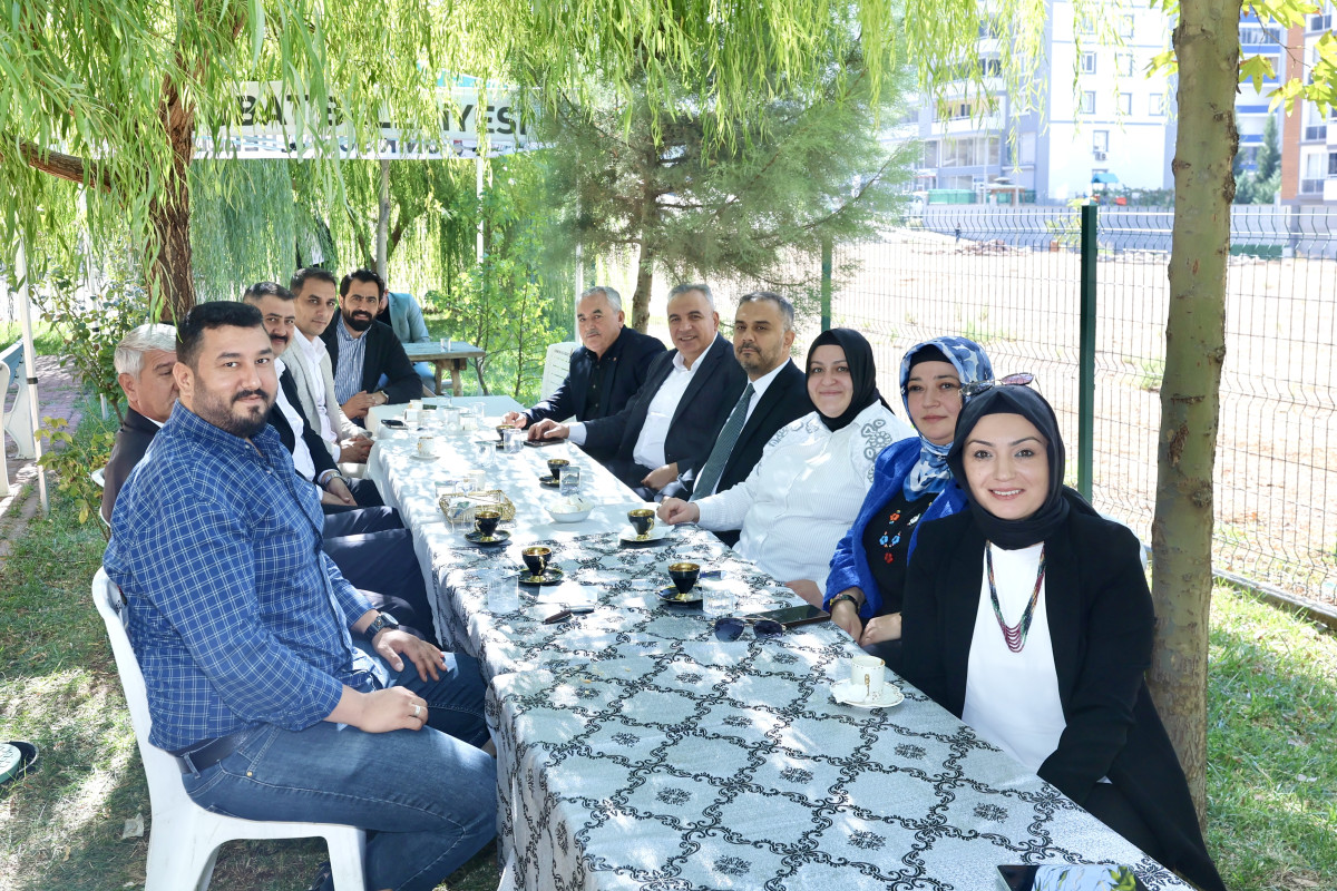 Başkan Toptaş, 11 mahalle muhtarıyla bir araya geldi!