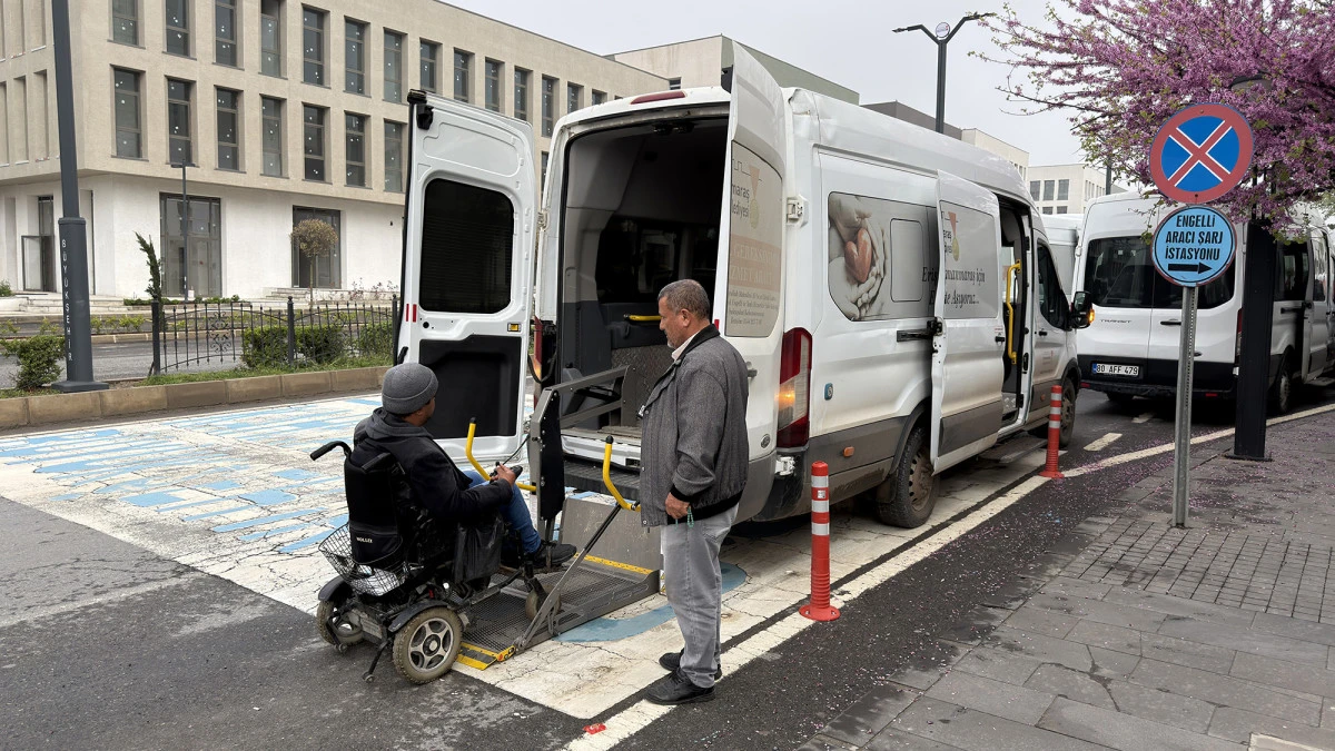 B&uuml;y&uuml;kşehir, Sınav G&uuml;n&uuml; de &Ouml;zel Gereksinimli Vatandaşları Yalnız Bırakmadı