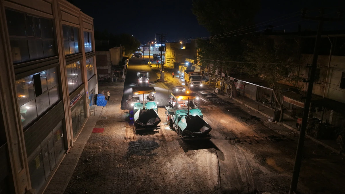 B&uuml;y&uuml;kşehir, Toptancılar Sitesi&rsquo;nde Asfalt Mesaisinde!