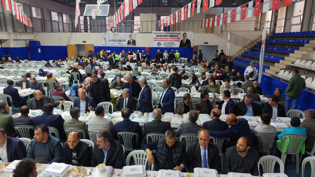 Büyükşehir Türkoğlu’nda Ramazan Sofrası Kurdu, Gönüller Bir Oldu!