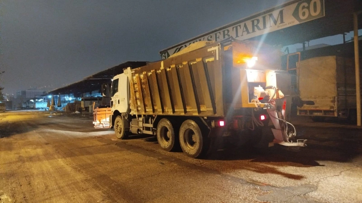 B&uuml;y&uuml;kşehir&rsquo;den Merkezden Kırsala Kesintisiz Karla M&uuml;cadele!