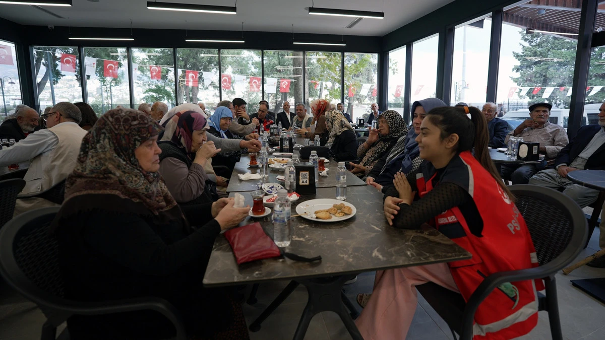 B&uuml;y&uuml;kşehir&rsquo;den Yaşlılara Sazlı S&ouml;zl&uuml; Kale Eğlencesi!