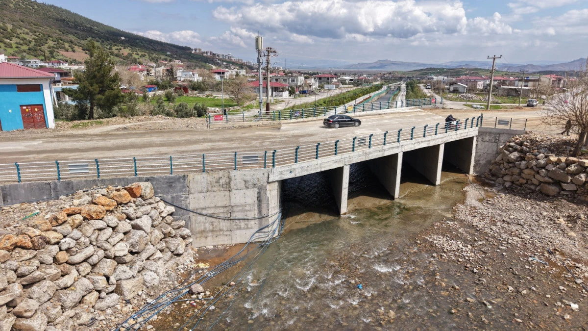 B&uuml;y&uuml;kşehir&rsquo;in Ulaşım Yatırımları B&uuml;y&uuml;yerek S&uuml;r&uuml;yor: 43 K&ouml;pr&uuml; ve Menfez!