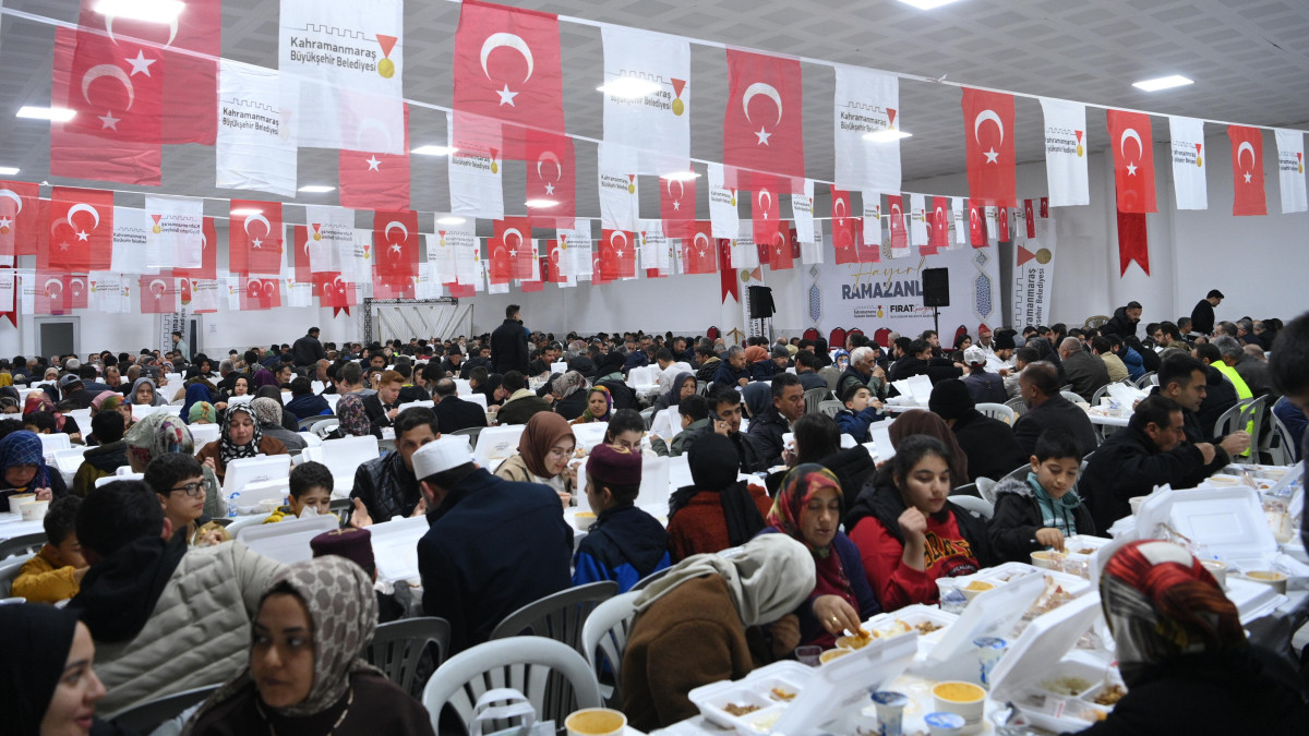 Çağlayanceritliler Büyükşehir’in İftar Sofrasında Bir Araya Geldi!