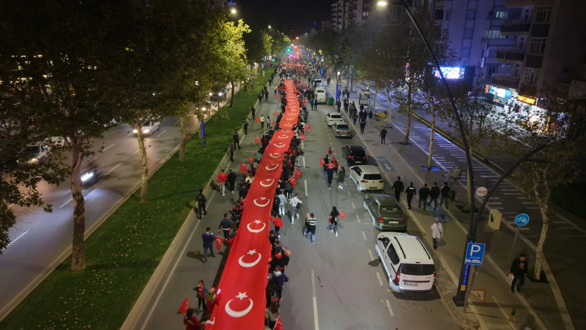 Cumhuriyet Y&uuml;r&uuml;y&uuml;ş&uuml;&rsquo;nde Kahramanmaraş Tek Y&uuml;rek Oldu!