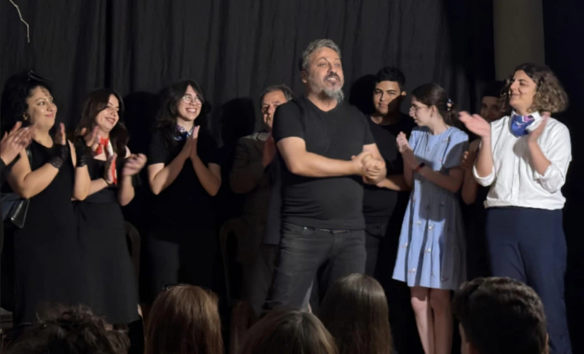 Defne&rsquo;de tiyatro salonu istiyoruz! 