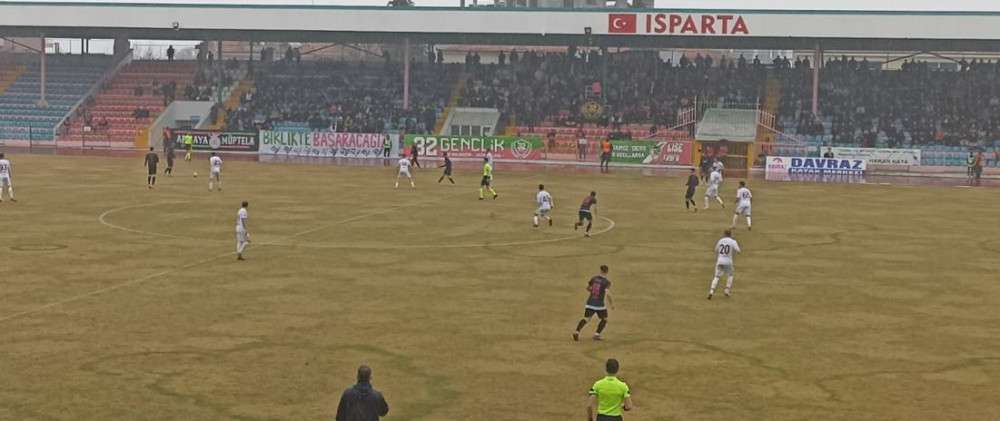 Depremzede &ccedil;ocukları Isparta İneg&ouml;l ma&ccedil;ını izledi!