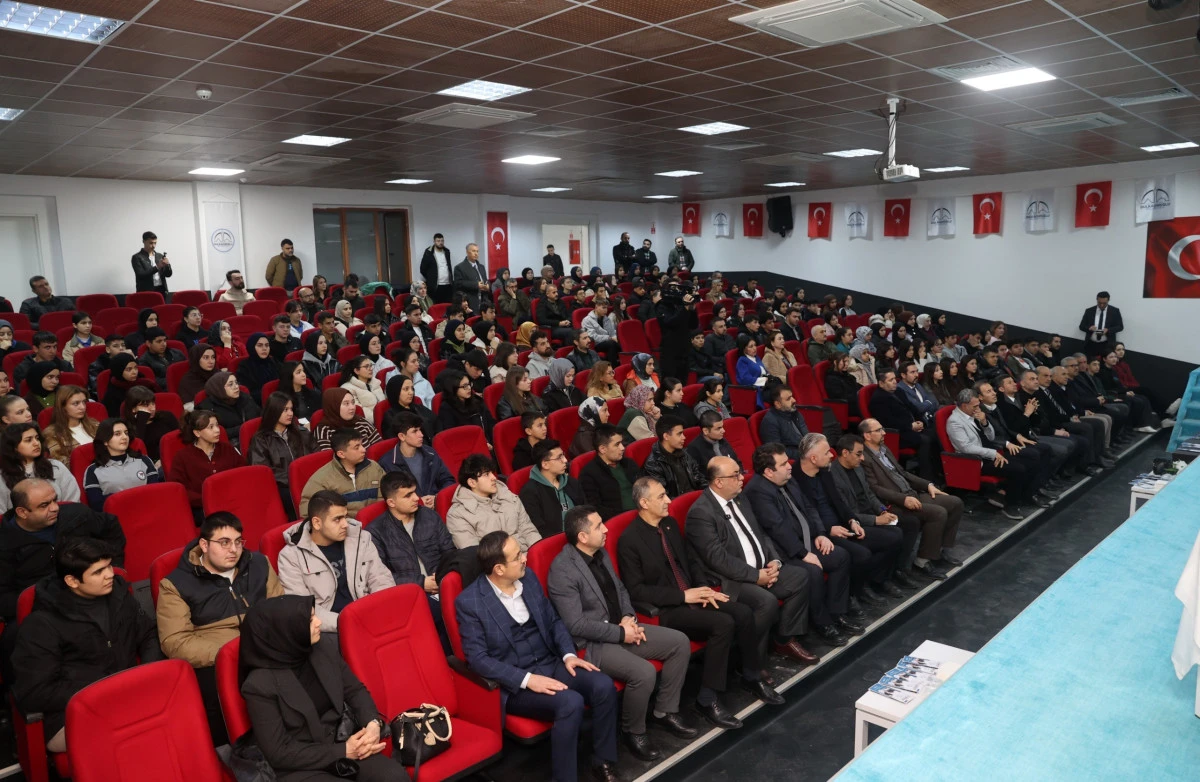 Dulkadiroğlu&rsquo;nda Eğitime G&uuml;&ccedil;l&uuml; Proje: Eşik Bilgi Yarışması İ&ccedil;in Protokol İmzalandı!