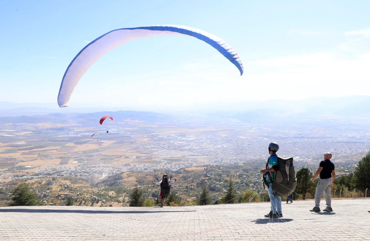 Dulkadiroğlu&rsquo;nda Yama&ccedil; Paraş&uuml;t&uuml; Ş&ouml;leni!