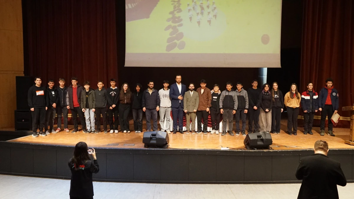 Gen&ccedil;ler Kurtuluşu Oynadı, B&uuml;y&uuml;kşehir&rsquo;den K&uuml;lt&uuml;r Gezisi Kazandı!