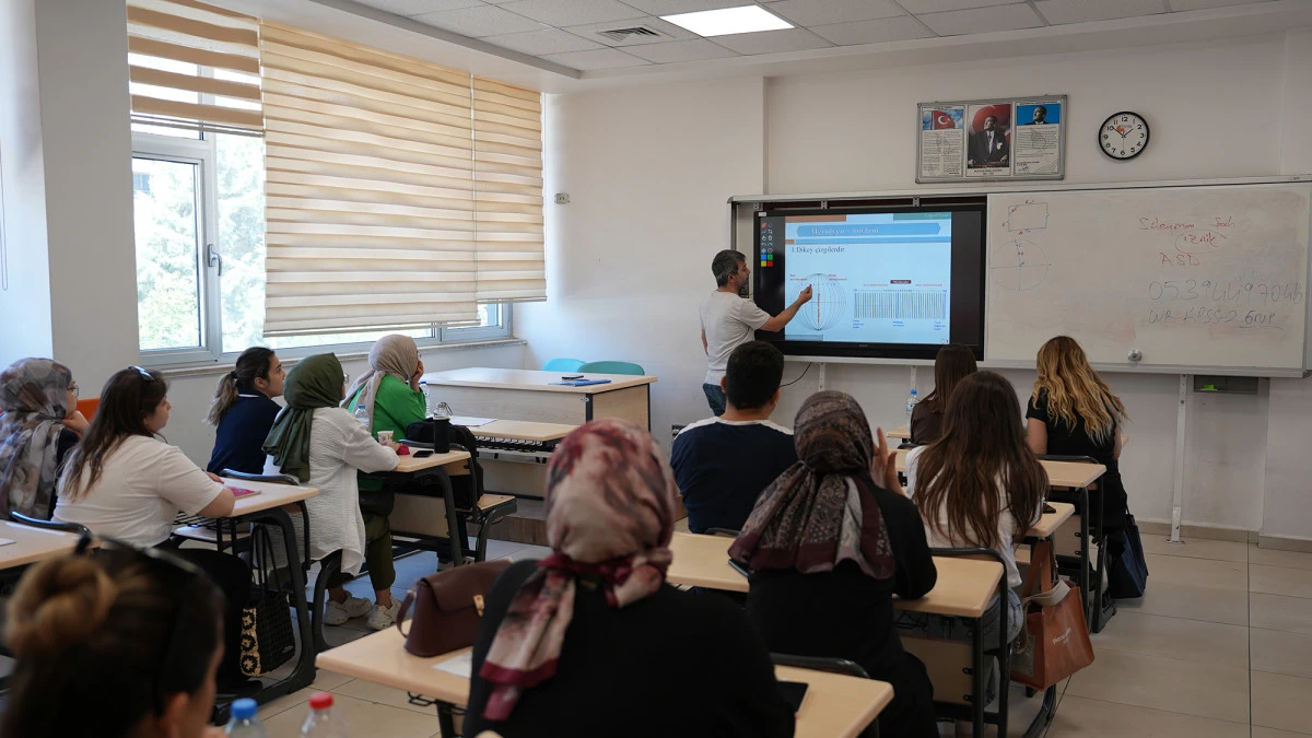Gen&ccedil;ler Yaz Tatilini Pusula Maraş Akademileriyle Verimli Ge&ccedil;iriyor!