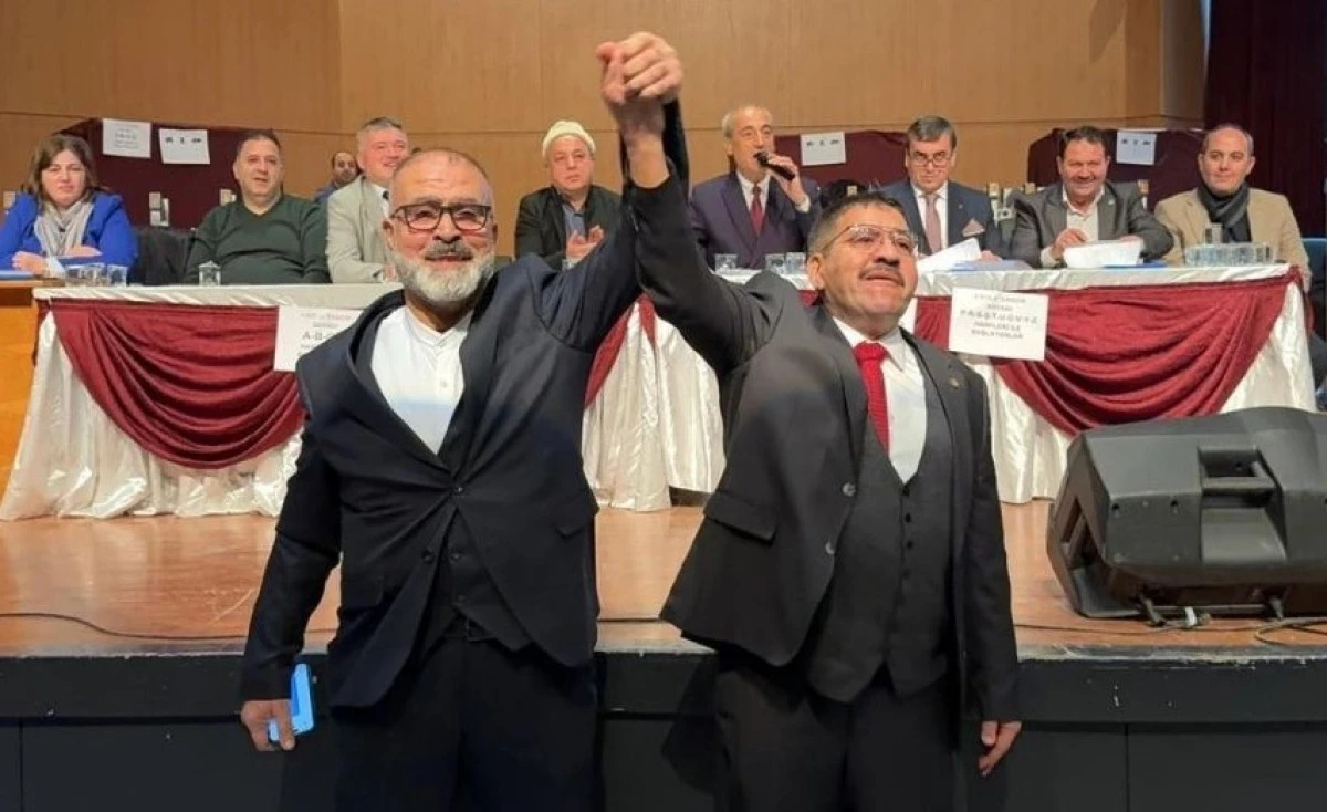 G&uuml;lmez B&uuml;kemediği Eli Havaya Kaldırdı! Şeref &Ouml;zsoy G&uuml;ven Tazeledi!