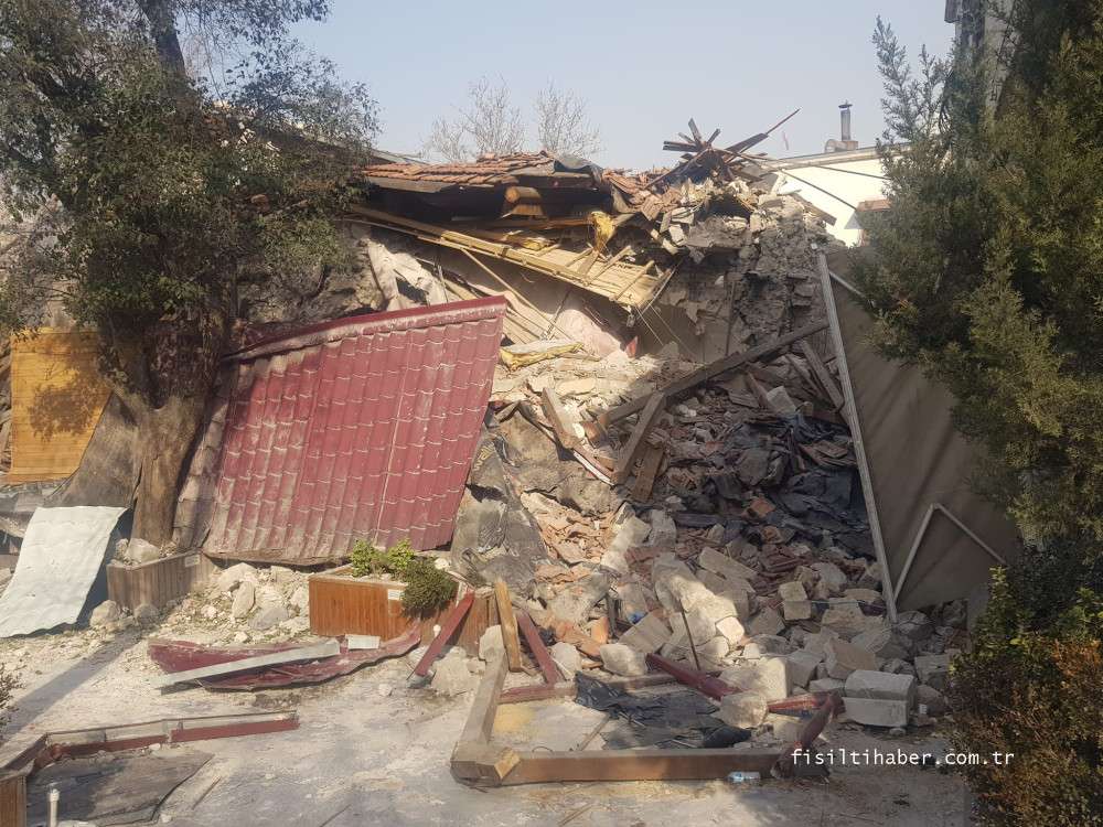 Hatay'da 6.4 ve 5.8 peş peşe 2 b&uuml;y&uuml;k deprem!