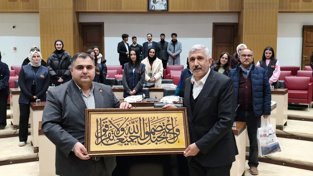 Kahramanmaraş&rsquo;tan Kahta&rsquo;ya Gen&ccedil;lik K&ouml;pr&uuml;s&uuml;!