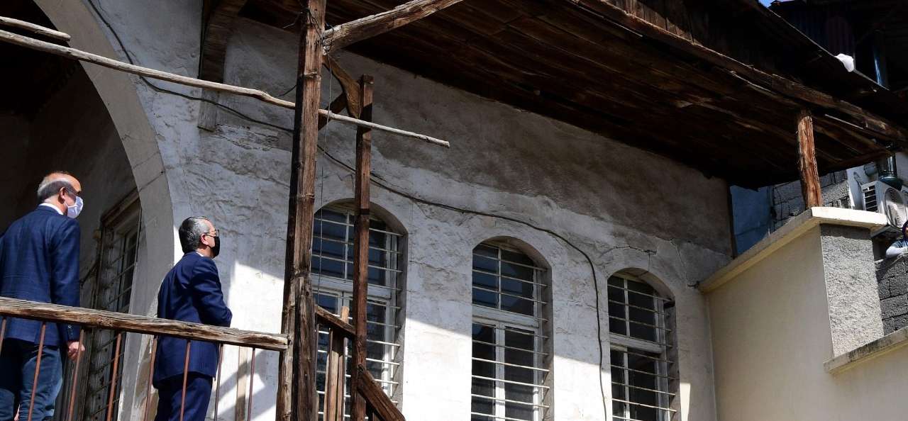 &Uuml;&ccedil; Konak Restore Edilecek!