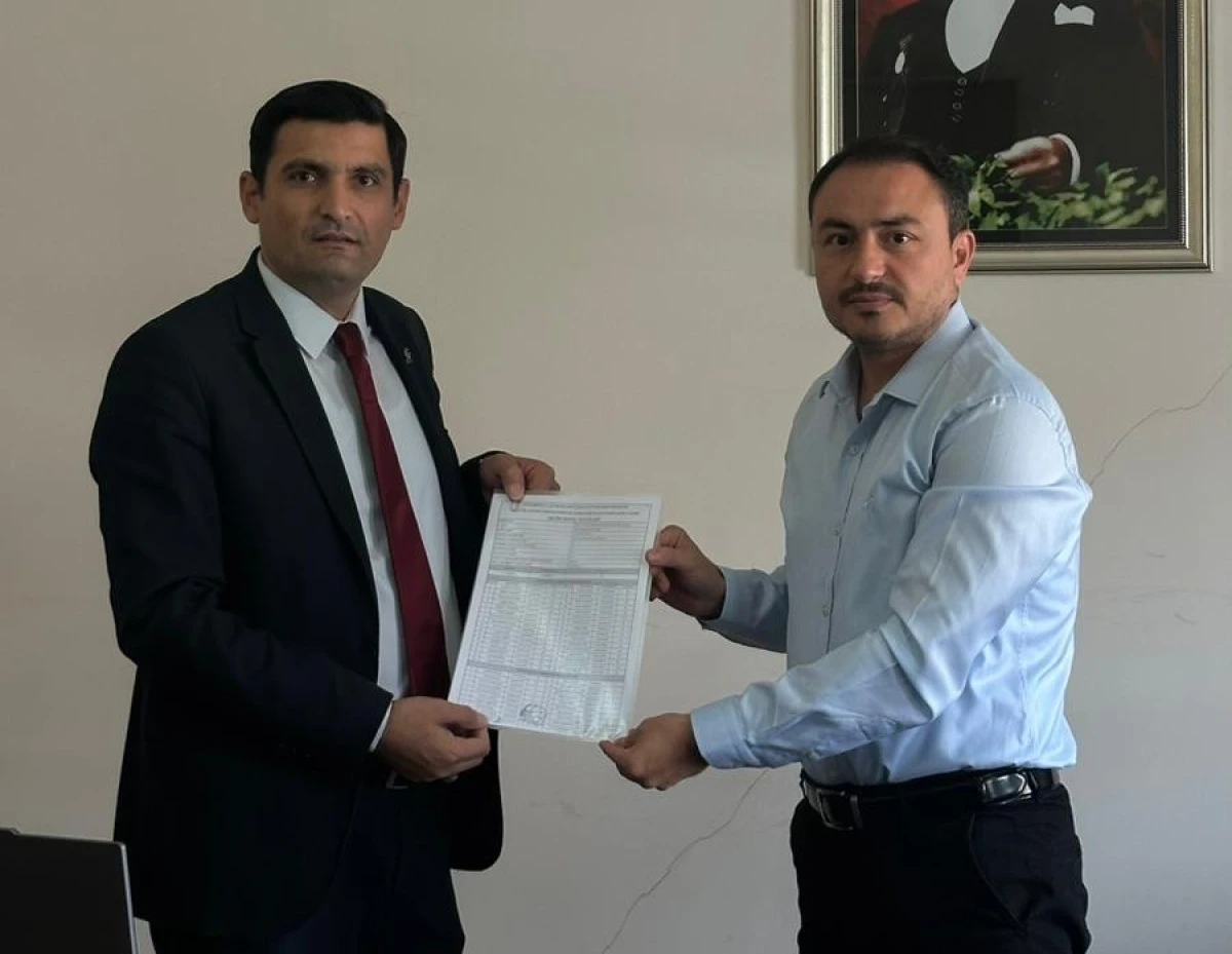 MYP&rsquo;li Ali Akkurt Mazbatasını Aldı!