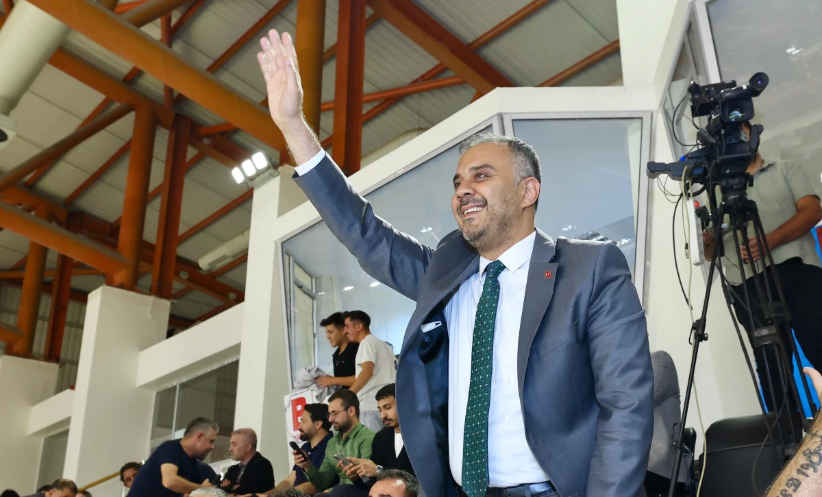 Onikişubat Belediyespor Voleybol Takımı Evinde Galibiyetle Başladı!