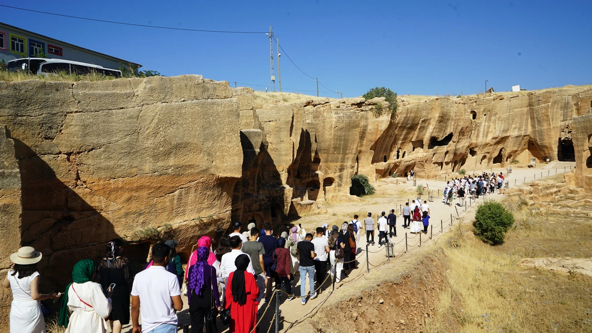 Pusula Mardin&rsquo;i G&ouml;sterdi, Gen&ccedil;ler Tarihe Dokundu!