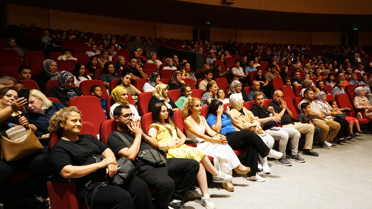 T&uuml;rk&uuml;lerle Duygu Yolculuğu; B&uuml;y&uuml;kşehir&rsquo;den Unutulmaz T&uuml;rk Halk M&uuml;ziği Gecesi!